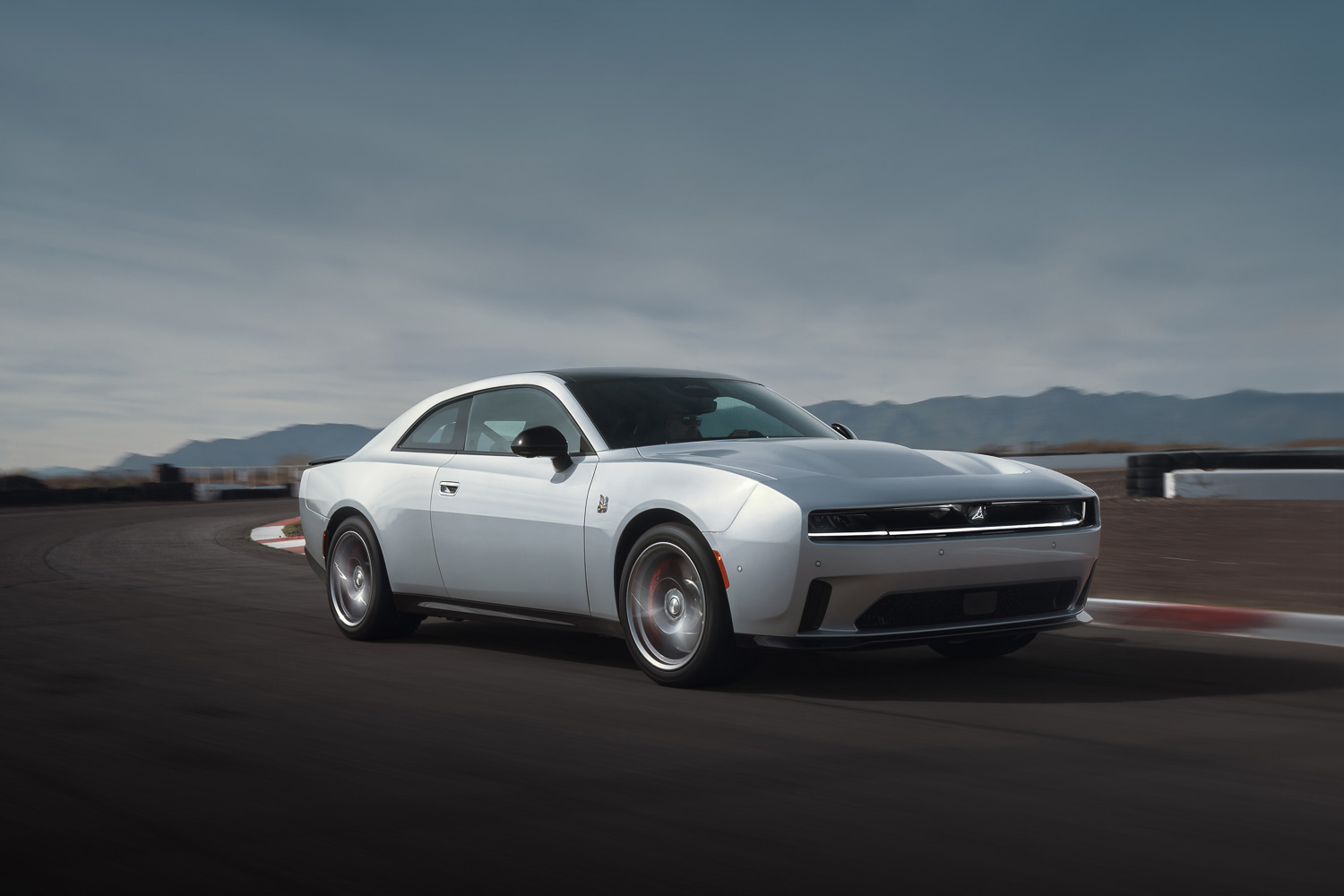 2025 Dodge Charger Daytona EV Official: 2024 Dodge Charger Daytona (EV + ICE), Scat Pack and Daytona R/T Revealed for Mid-2024 Production! 670 Horsepower / 0-60mph in 3.3 Secs 2024-dodge-charger-daytona-electric-vehicle-ev-19