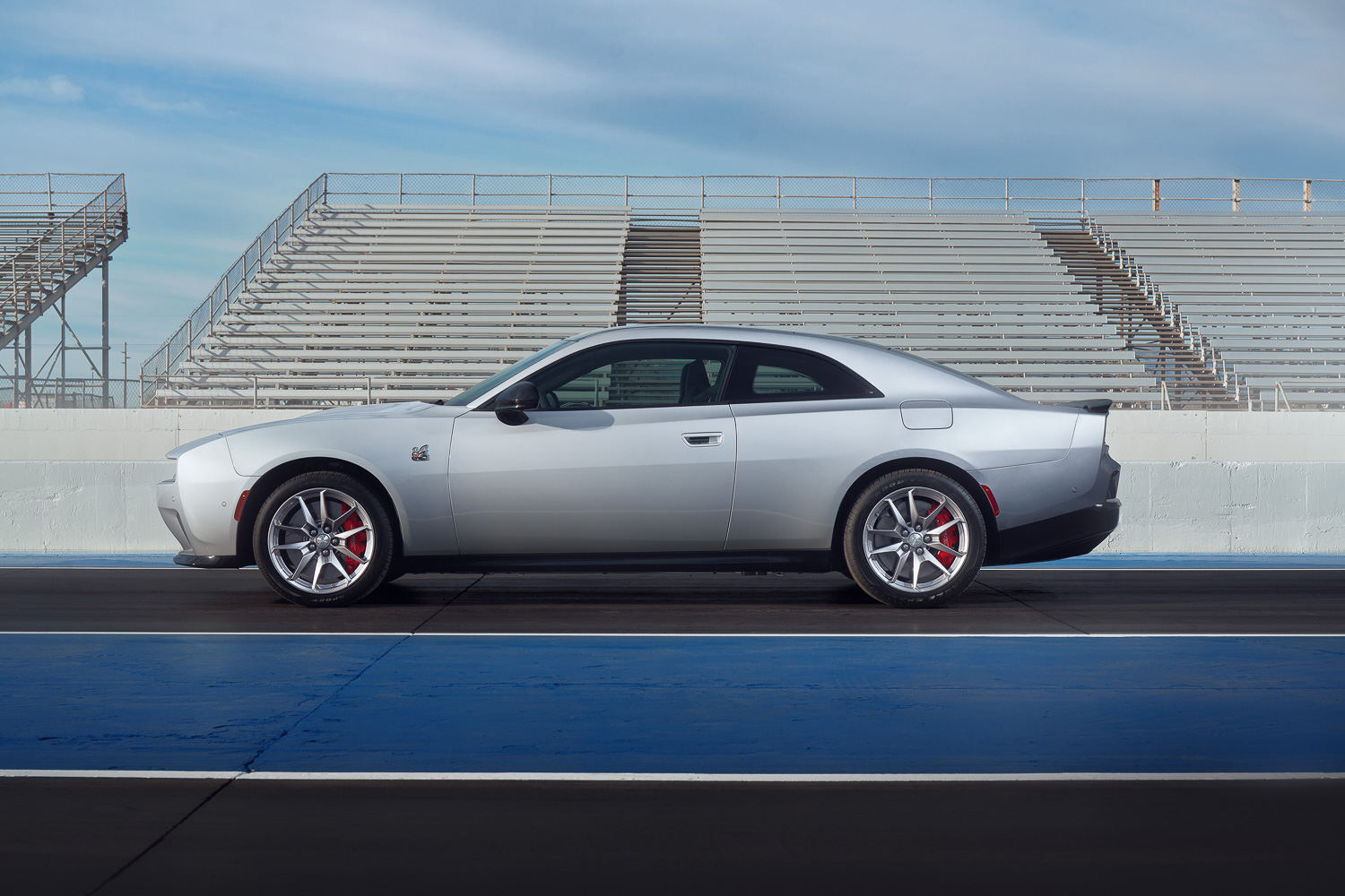 2025 Dodge Charger Daytona EV Official: 2024 Dodge Charger Daytona (EV + ICE), Scat Pack and Daytona R/T Revealed for Mid-2024 Production! 670 Horsepower / 0-60mph in 3.3 Secs 2024-dodge-charger-daytona-electric-vehicle-ev-9